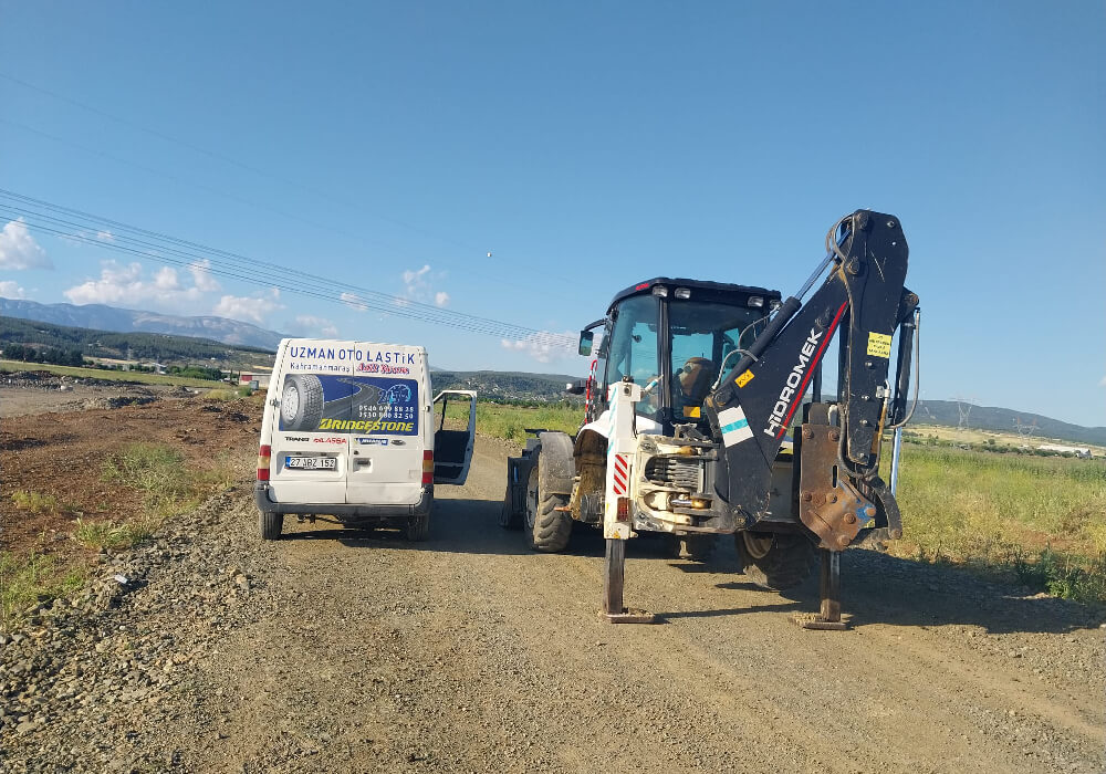 İş Makinesi Lastik Yol Yardım